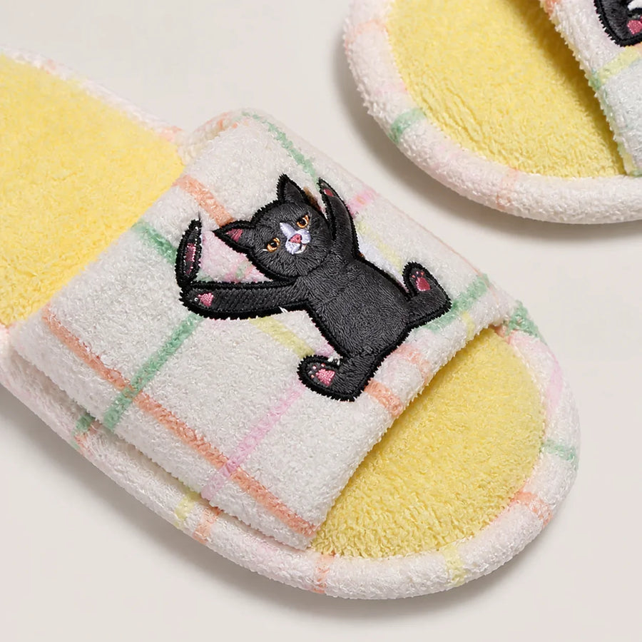 Close-up of Farfary Black Cat Plaid Plush Slides texture and construction