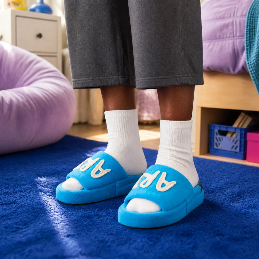 Farfary Color-Block Thick-Sole Slippers worn in a colorful home setting