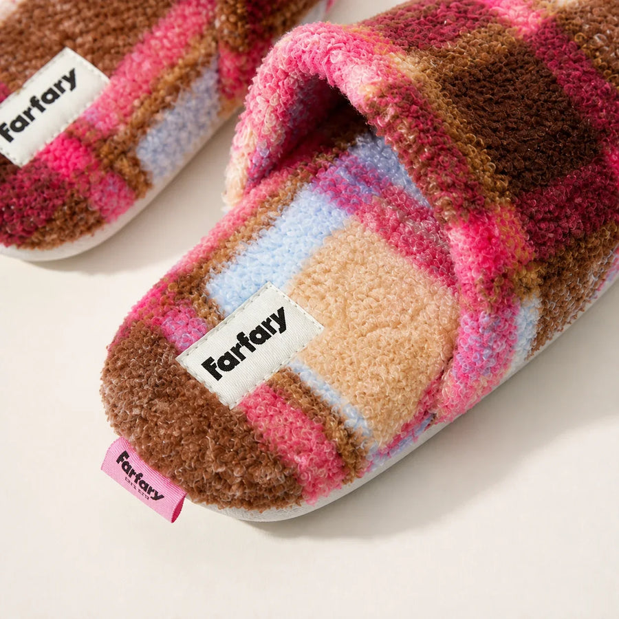 Close-up of Farfary Plush Plaid Color-Block Slippers texture and construction